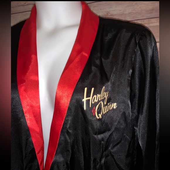 DC Comics Bombshells Women's Robe - Size OS - Picture 7 of 11